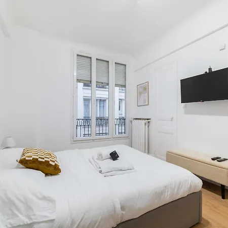 Elegant Sacre Coeur Metro Anvers - 18 -2p