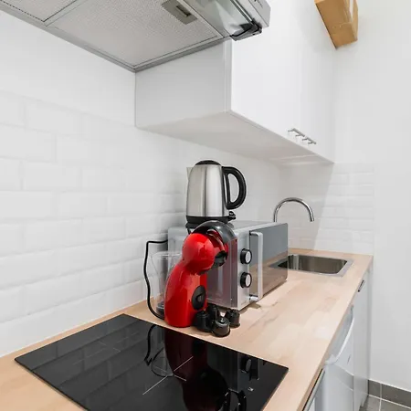 Apartament Elegant Sacre Coeur Metro Anvers - 18 -2p Paryż