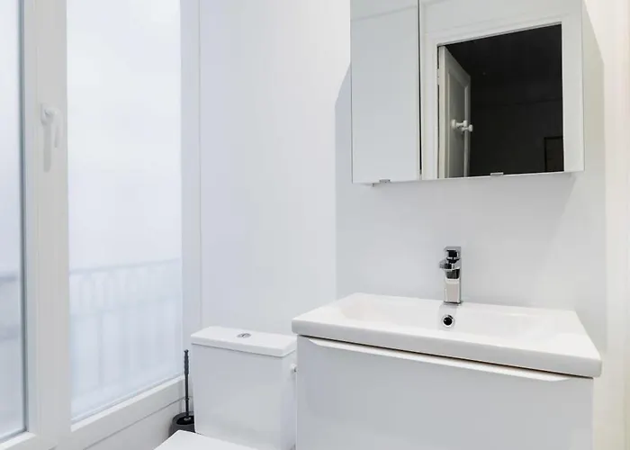 Elegant Sacre Coeur Metro Anvers - 18 -2p Апартаменты *
