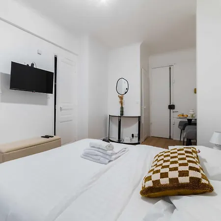 Apartament Elegant Sacre Coeur Metro Anvers - 18 -2p
