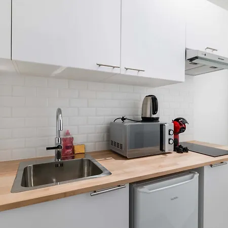 Elegant Sacre Coeur Metro Anvers - 18 -2p Apartament