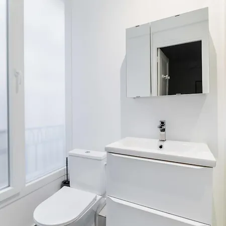 Elegant Sacre Coeur Metro Anvers - 18 -2p Διαμέρισμα *